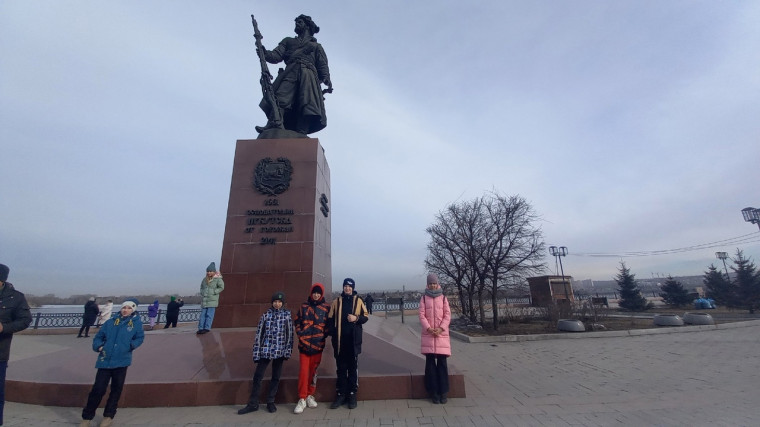 25 марта группа обучающихся нашей школы выехала на экскурсию на озеро Байкал.